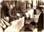  1 August 1966: di Wat Buddhadipa, Yang dipermuliakan memberikan sambutan pada tamu dari Inggris dengan ramah.
