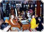  4 Maret 1999: Yang Mulia Thich Thanh Tu, Wakil Presiden Sangha Buddhis Vietnam beraudiensi dengan Yang dipermuliakan di kediaman Yang dipermuliakan, Wat Bovoranives Vihara.